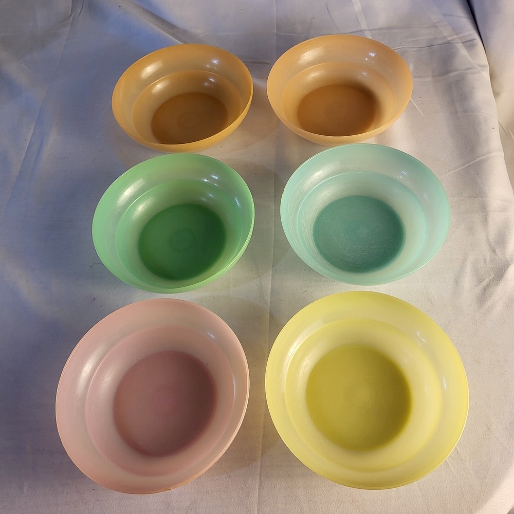 Vtg Tupperware Pastel Bowls Set of 6 – 6" Plastic